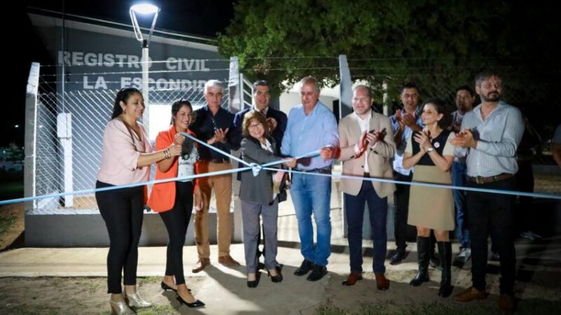 DERECHO A LA IDENTIDAD: EL GOBERNADOR INAUGURÓ EN LA ESCONDIDA EL REGISTRO CIVIL NÚMERO 88 CONSTRUIDO EN LA GESTIÓN