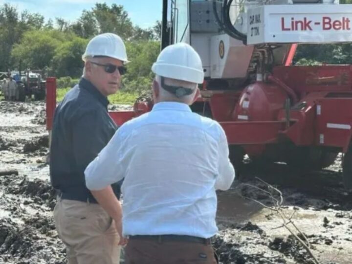 COLONIA POPULAR: AVANZAN LAS OBRAS PARA REPARAR LA LÍNEA DE ALTA TENSIÓN DAÑADA POR EL TORNADO