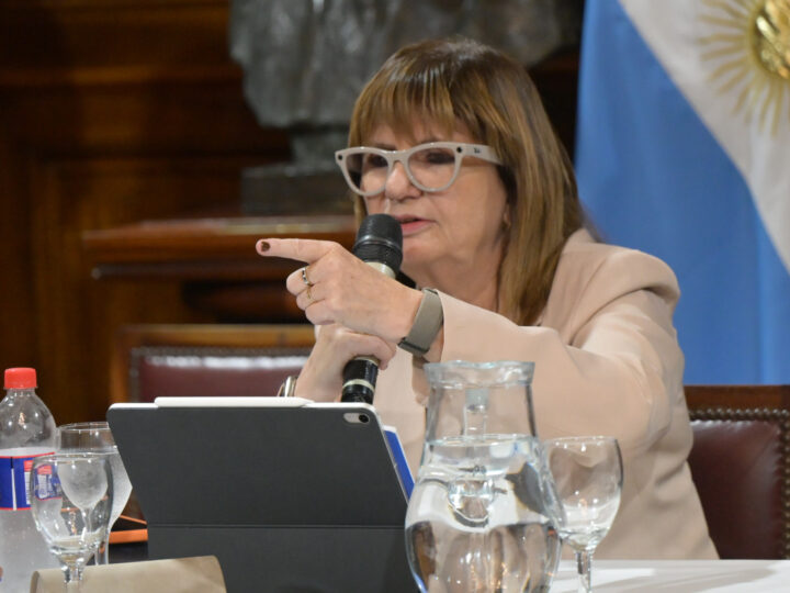 Sin los votos, el Gobierno presiona por la reforma electoral en el Senado, pero los dialoguistas se rebelan