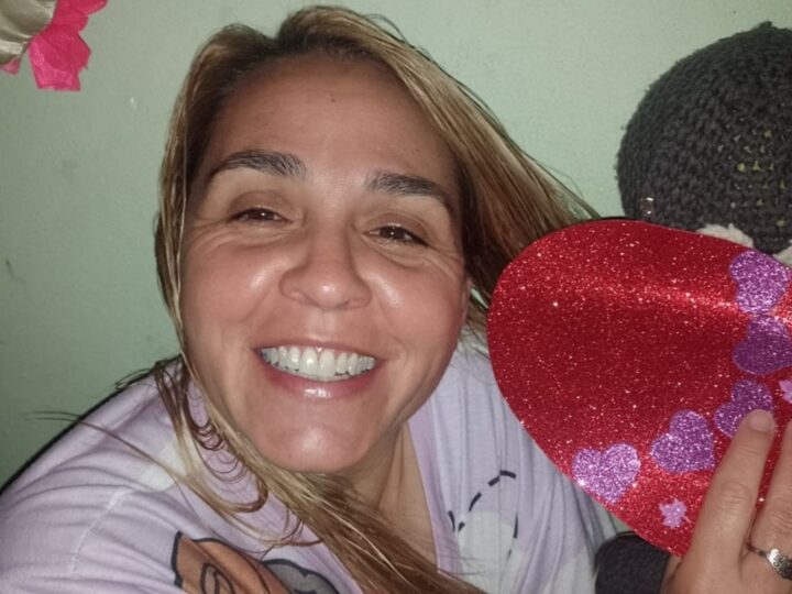 Suspenden un juicio porque la acusada de un brutal crimen por encargo tiene dolor de espalda