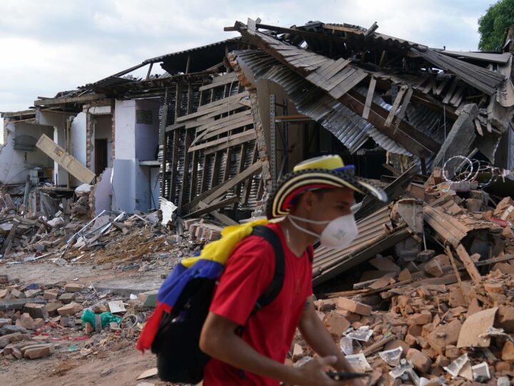 El Gobierno prepara el envío de un avión Hércules con ayuda humanitaria para Colombia tras el terremoto